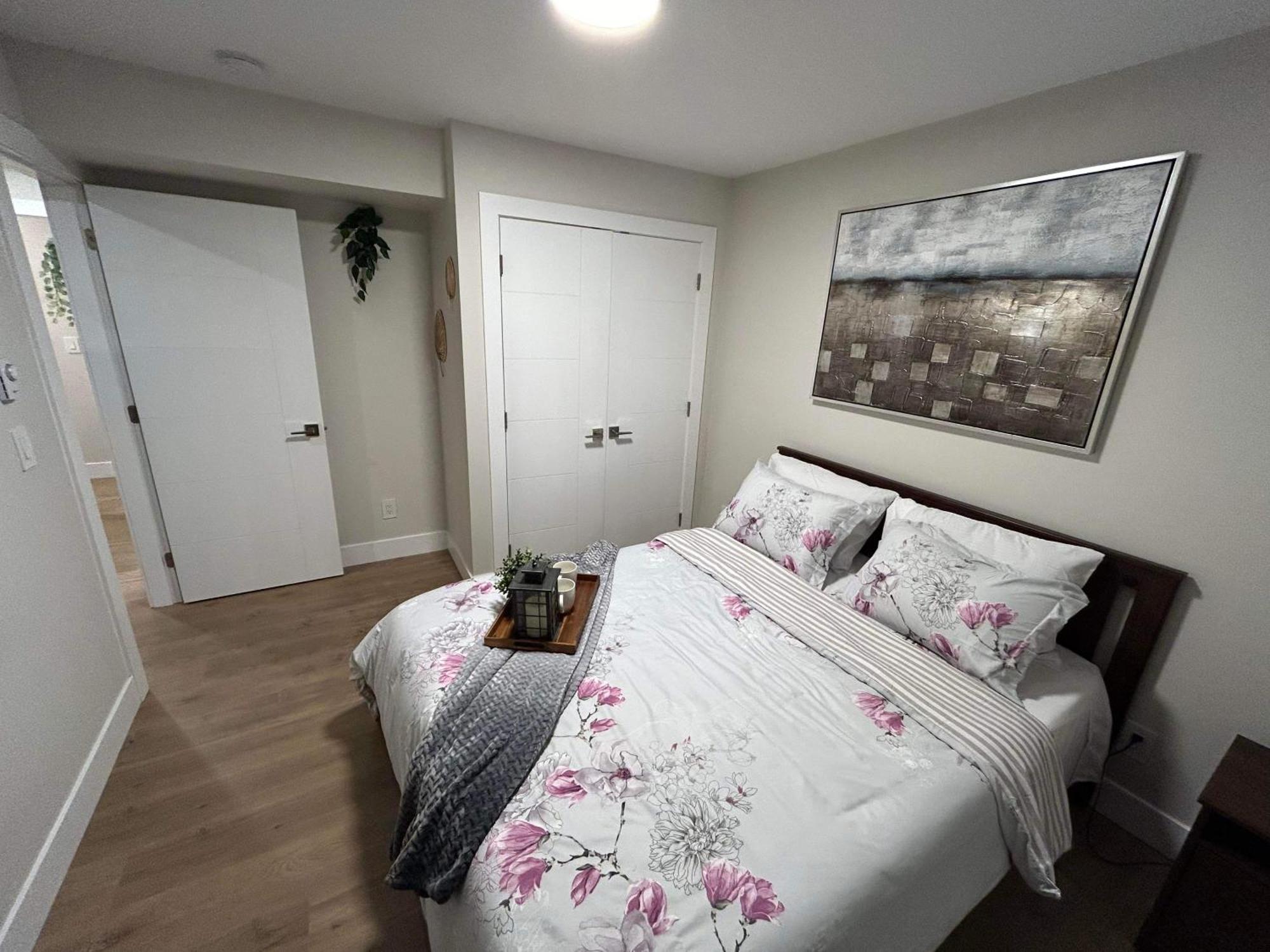 New, Spacious 2 Bedrooms In Downtown With Free Parking! Maple Ridge Экстерьер фото